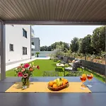 Alex Luxury 1