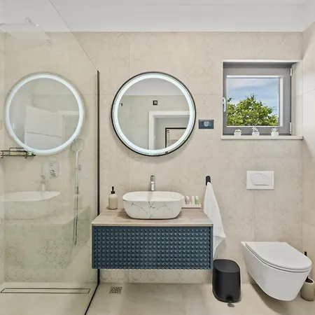 Alex Luxury 1 Lejlighed