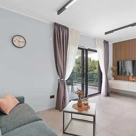 Apartment Alex Luxury 1 *